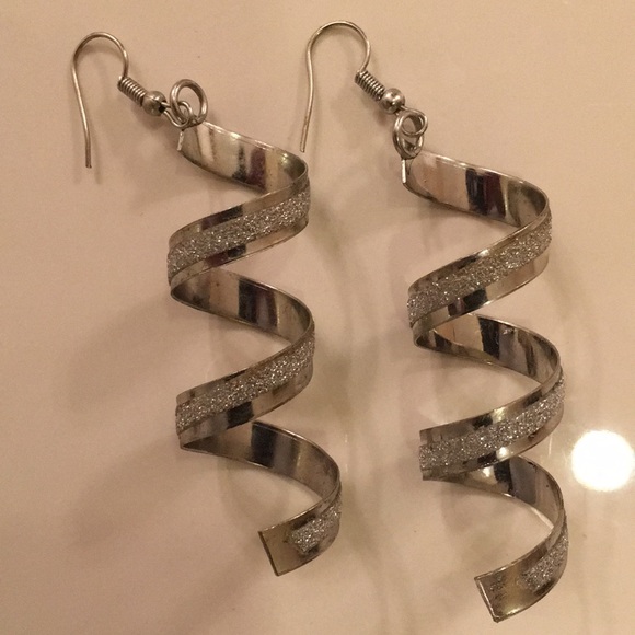 Earrings - Picture 5 of 6